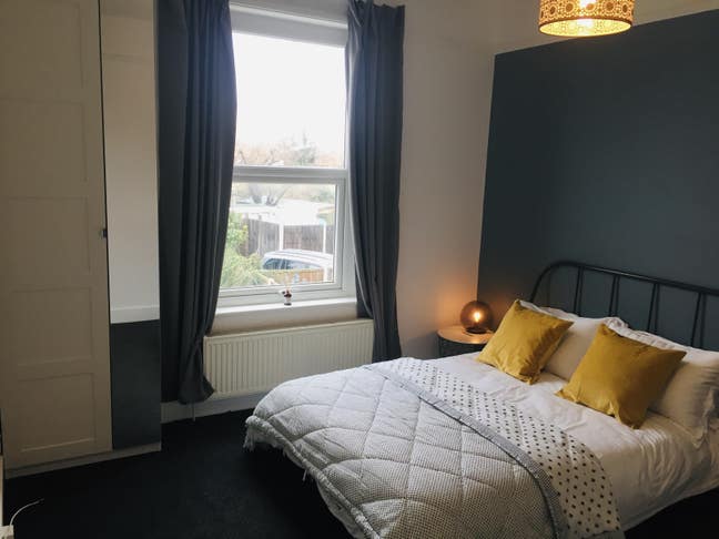En- Suite Double Room - Modern House - Central Main Photo
