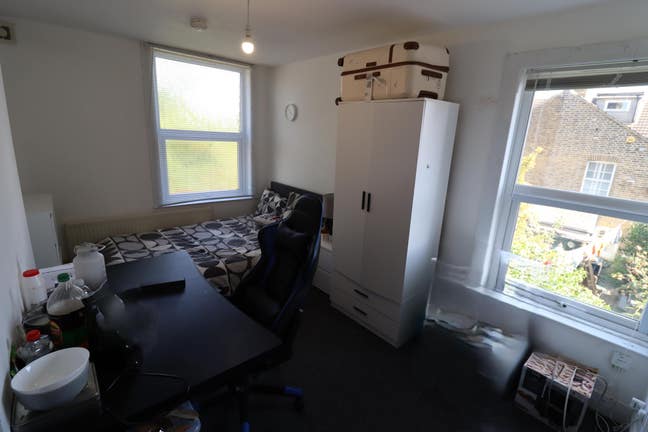 En-suite room - Albert Road - Southend-on-Sea Main Photo