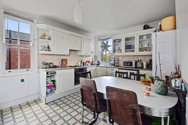 2 Bedroom Flat Willesden Green Garden Flat  Main Photo