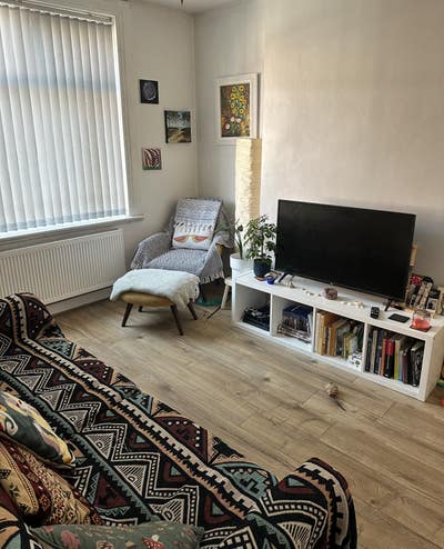 1 bed furnished room available  Main Photo