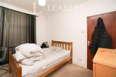 Room to Rent - Denbigh Street Main Photo