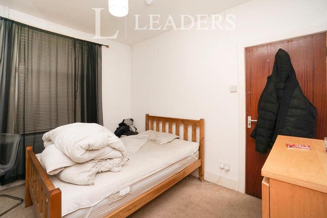 Room to Rent - Denbigh Street Main Photo