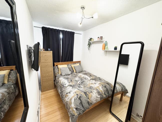 Cozy Double  in Putney Main Photo