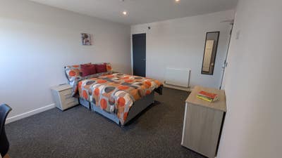 Brand new ensuite house share in the Polygon Main Photo