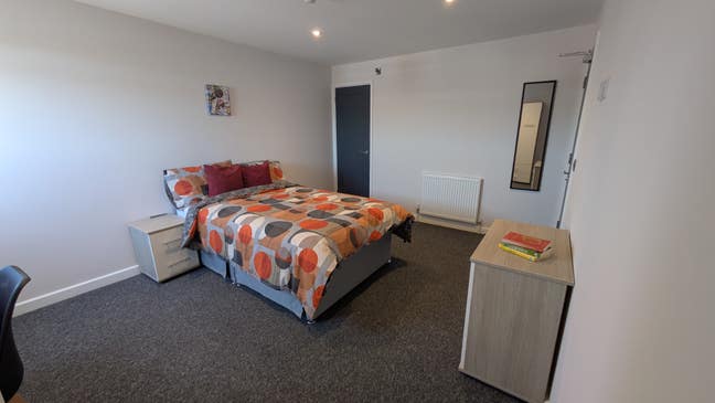 Brand new ensuite house share in the Polygon Main Photo