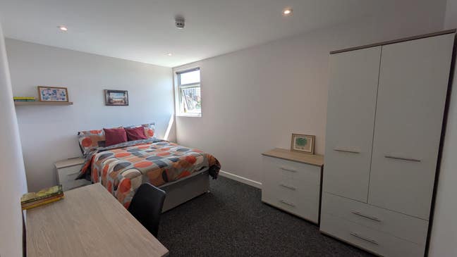 Brand new ensuite house share in the Polygon Main Photo
