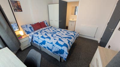 Brand new ensuite house share in the Polygon Main Photo