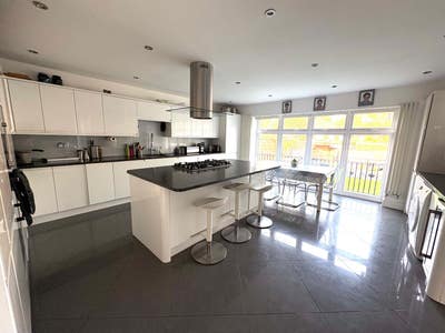 6 Bed modern family House in Wembley Park Main Photo