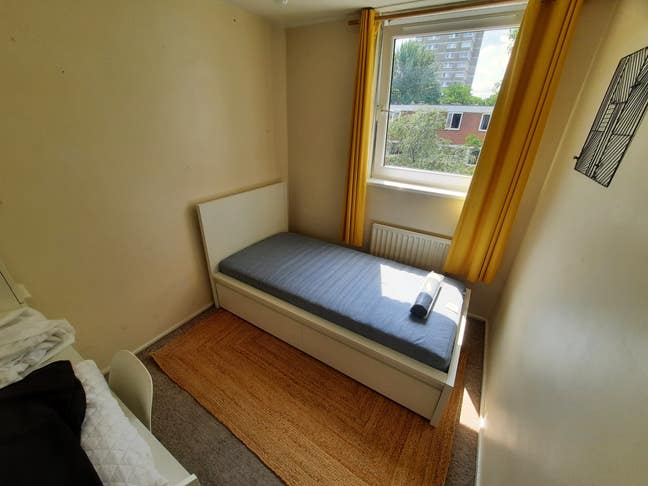 1 room to let on the Battersea Bridge Road Main Photo