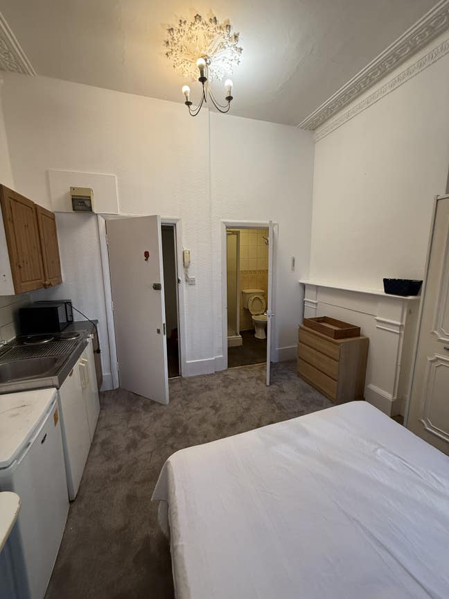 Olympia Self Contained Studio Flat for Rent.  Main Photo