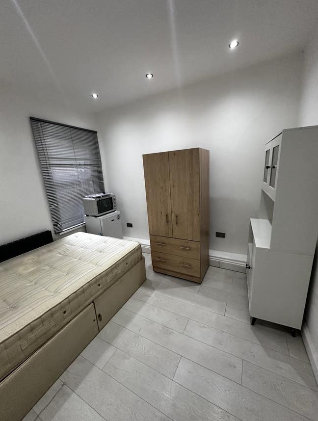 🏡 En-Suite Room in Mitcham  Main Photo