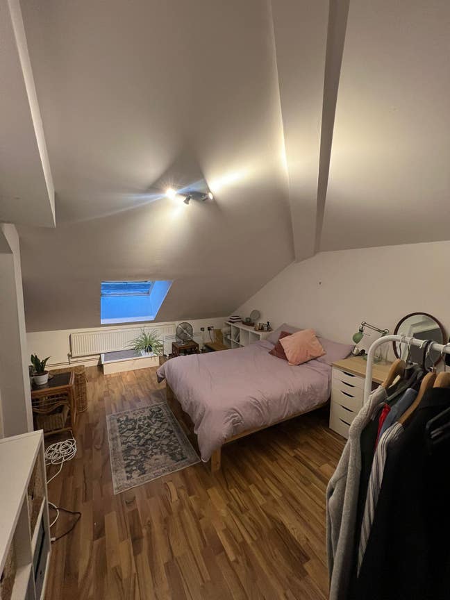 Double room in a warehouse conversion - Dalston  Main Photo
