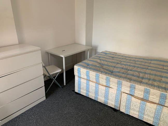 Single Room at Neasden Parade Main Photo