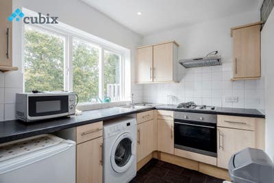 3 Bedroom Flat in Deptford with garden  Main Photo