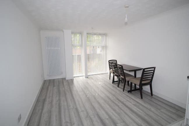 Spacious 2 Bed Flat Near Chadwell Heath Station Main Photo