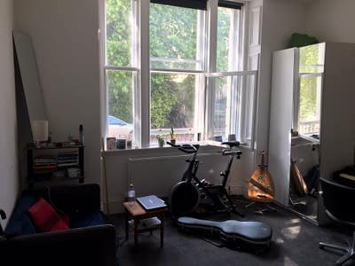 All inclusive Bedsit available in West End! Main Photo