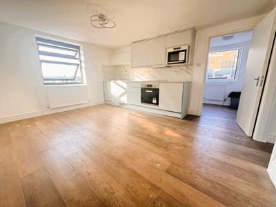 Brand New 2Bed Clapham High St Clapham North SW4 Main Photo