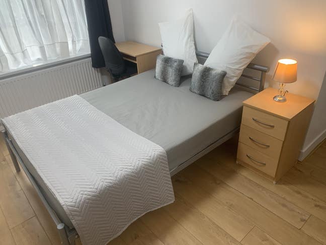 Beautiful Double Room.All Bills Inclusive Main Photo