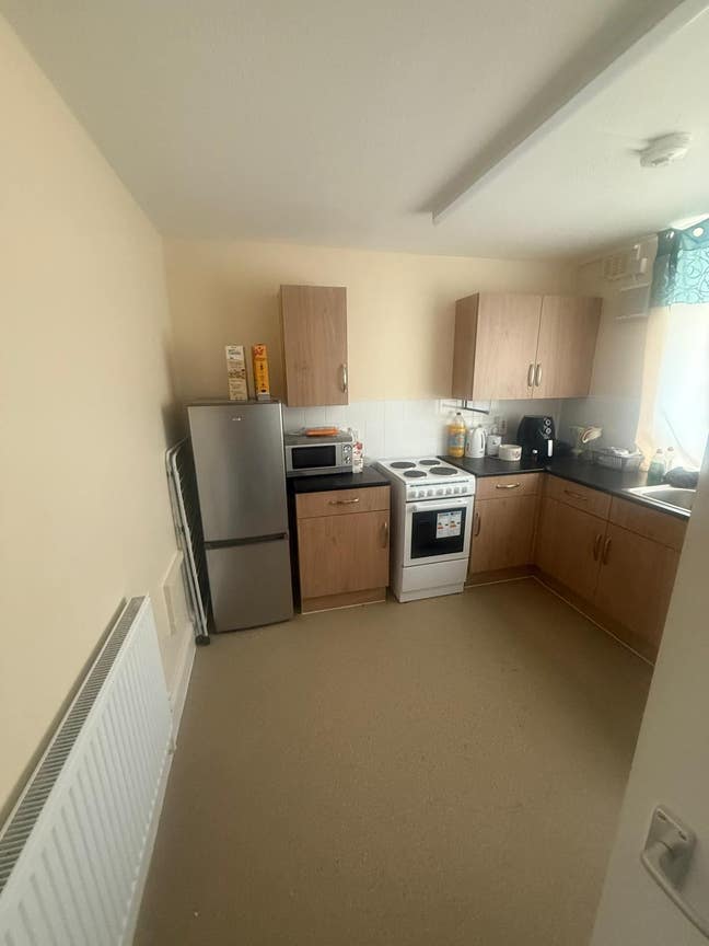 One double room to let in a beautiful area. Main Photo