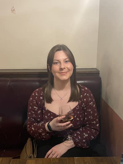 Professional looking for double room April/ May Main Photo