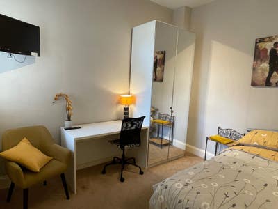 Smart secure room sharing bathroom with one other Main Photo