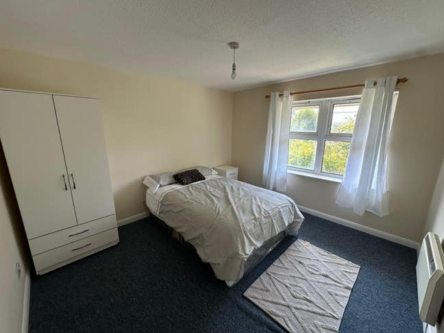 DSS - Studio Flat Available Streatham Croydon SW16 Main Photo