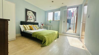🌇London Bridge | Private Balconies  🛏️✨ Main Photo