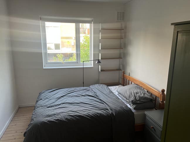 Double-bedroom in quiet Stepney Green house Main Photo