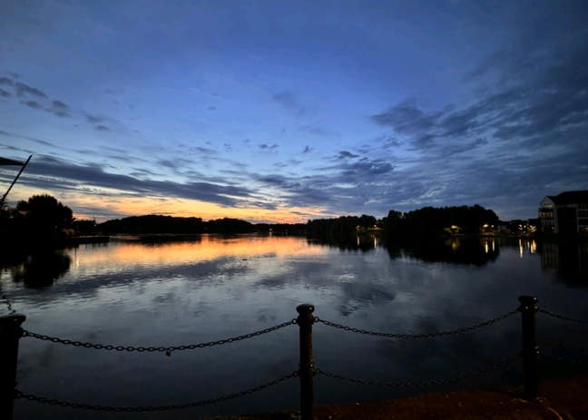 Lakeside property - desirable central location  Main Photo