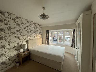 1 large room available in prime area of Solihull Main Photo