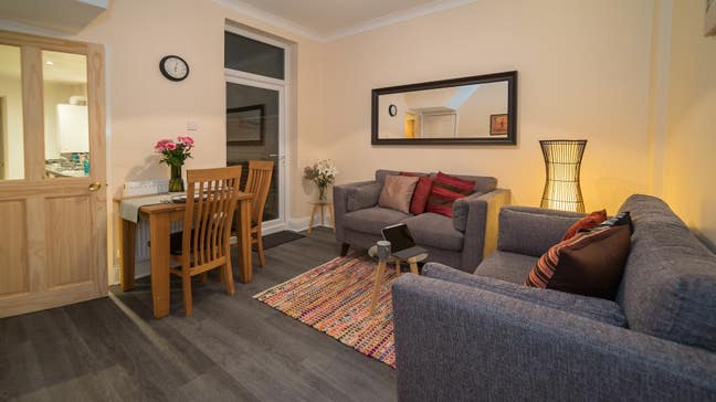 NEW Large Luxury Double-All Inclusive-Furnished Main Photo
