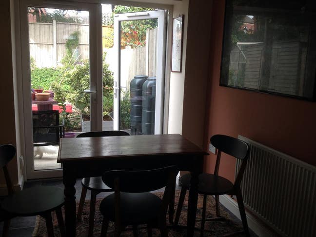 Bright, spacious Double Room in LS11  Main Photo