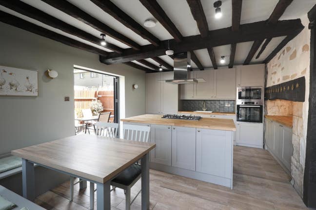 Double Ensuite Room in New House - Reigate Main Photo