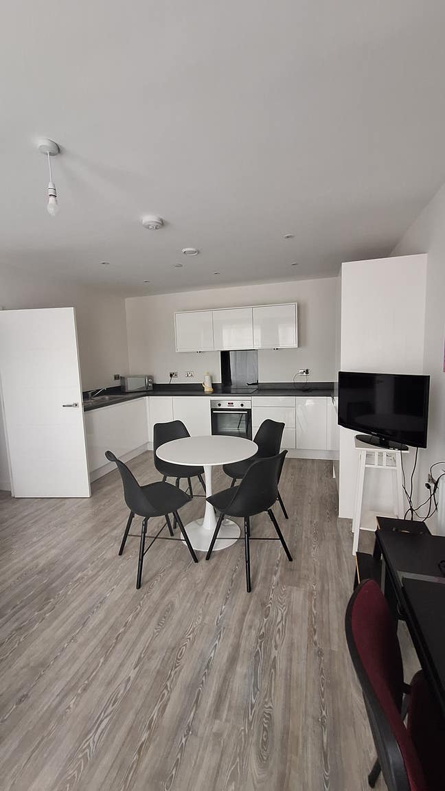 Single Room Main Photo