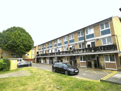 Fantastic ground floor studio flat, Bow E3 Main Photo