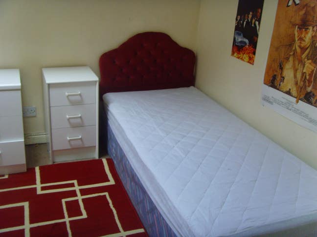Single room. University Avenue  Main Photo