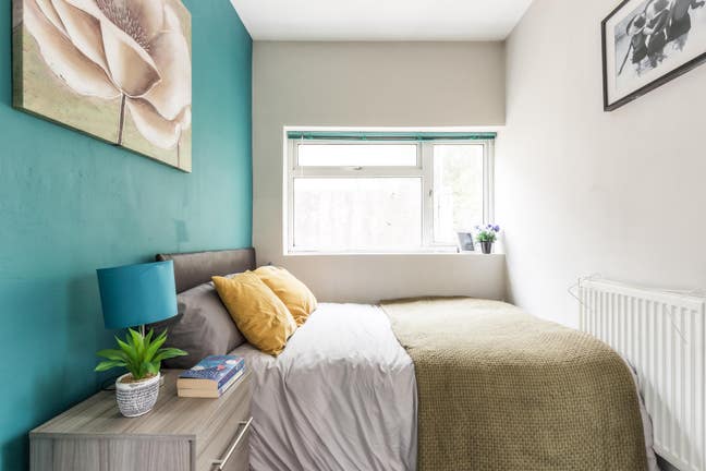 💖 Lovely Double Bedroom in Dallow Road 💖 Main Photo