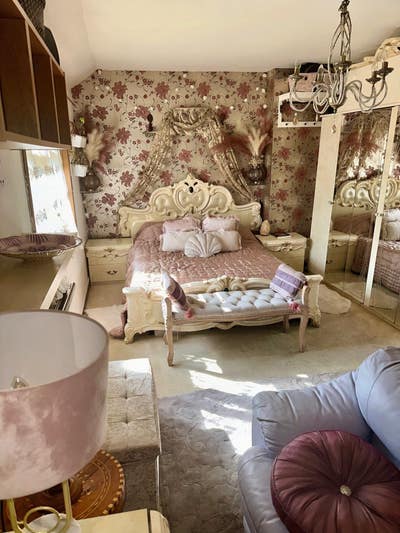 Beautiful Double Room Available in Spacious House  Main Photo