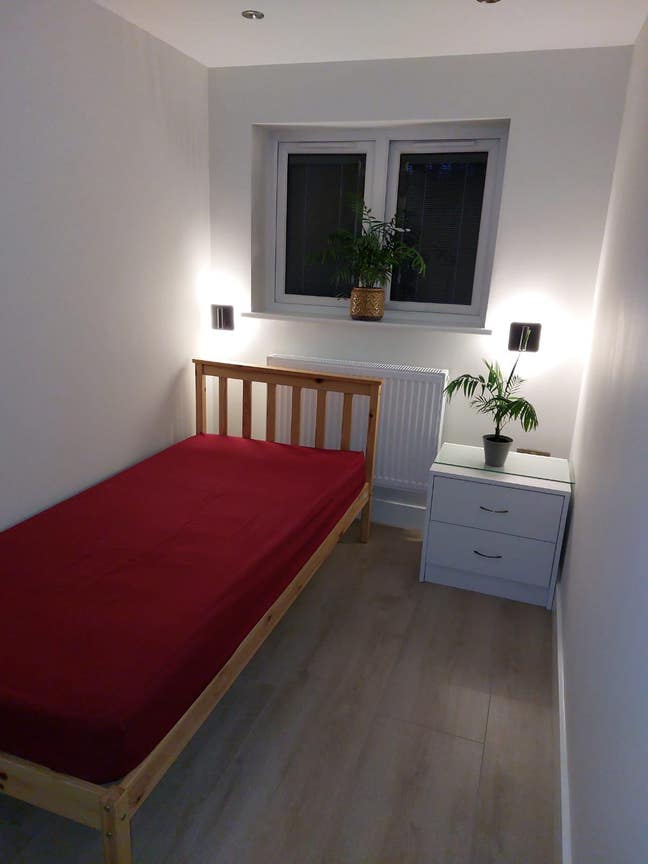 A Shared Room with other Indian Professional  Main Photo