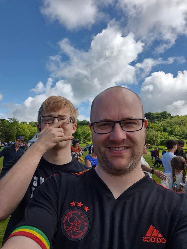 I'm Steven, a 40 year old male looking for a ... Main Photo