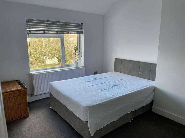 Large Room For professional  - Watford/Croxley Main Photo