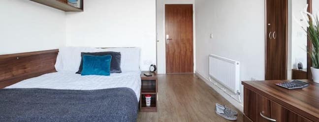 Looking for a flatmate  Main Photo