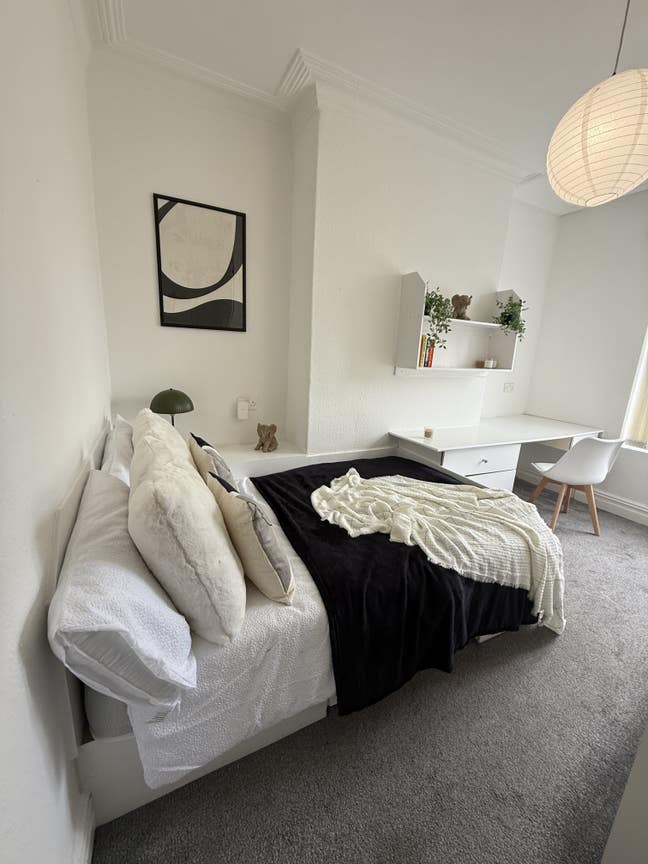 7 Bed (4 Brand New Bathrooms) Main Photo