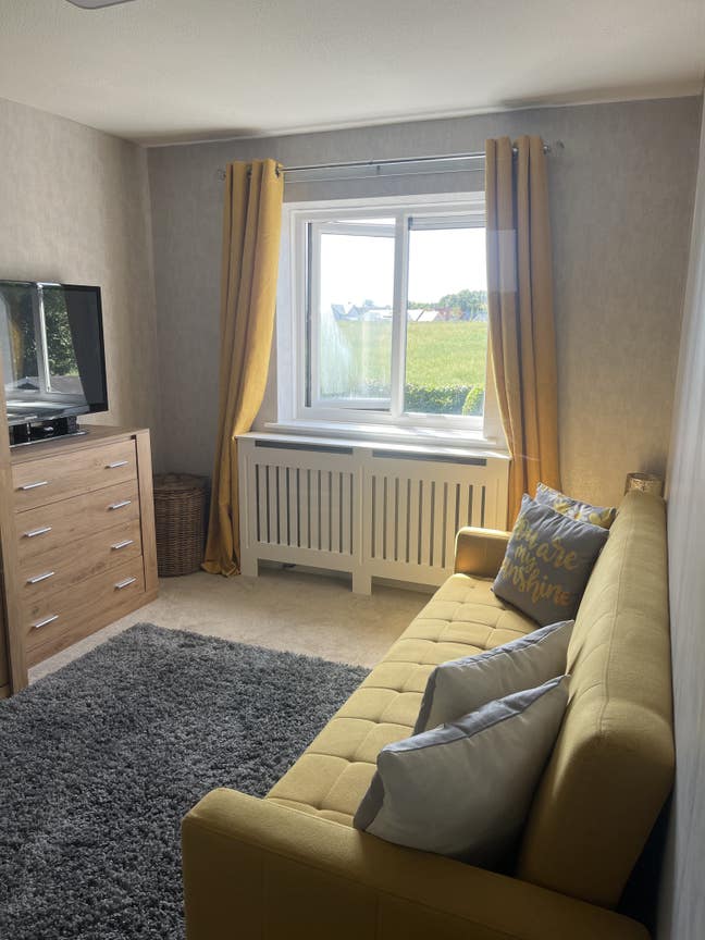 Lovely Double Room in Sought after Area Main Photo