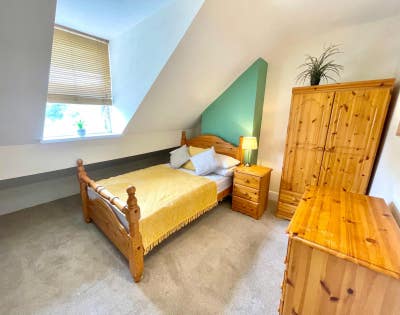 Netherton: High Quality Double En-Suite  Main Photo