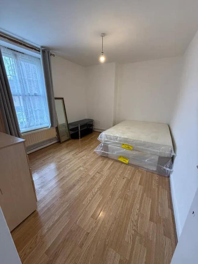 Cosy 4 Bedroom Flat near Bricklane/Shoreditch Main Photo