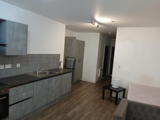 Studio for Couples /Singe  Let inc Utility  Bills  Main Photo
