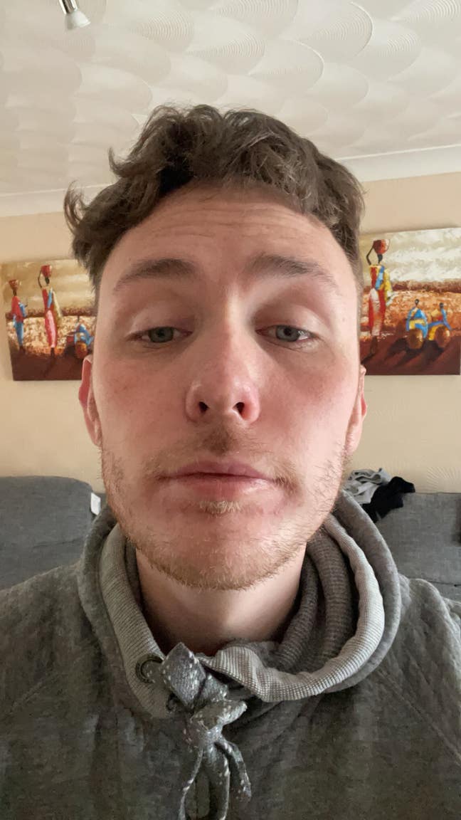 Looking for house share to move in today Main Photo