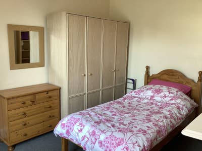 Lovely Room Sharing with Considerate Females Main Photo