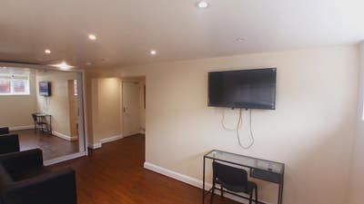 ST6/Studio Flat. On Site Gym!!! Main Photo